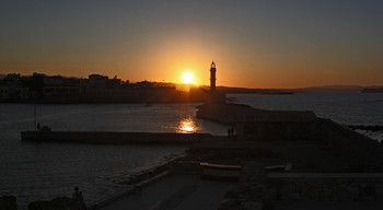 Зактное / Закат у маяка в Ханье. Крит.