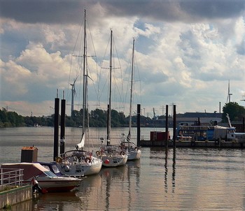 Hamburg / Альбом &quot;Лайнеры, парусники, пароходы&quot; :
http://fotokto.ru/id156888/photo?album=62974
