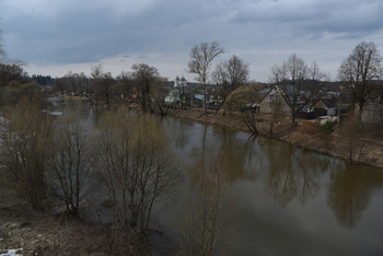 "Опять весной в окно мое пахнуло ..." / "Опять весной в окно мое пахнуло,
 И дышится отрадней и вольней ...
 В груди тоска гнетущая заснула,
 Рой светлых дум идет на смену ей ..."
 А.Плещеев