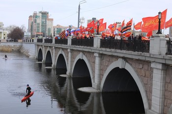 Призрачно всё... / Весенние демонстрации в Челябинске...