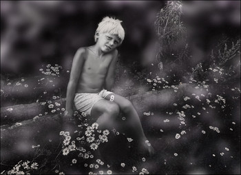 "Летний" портретик... / Случайный снимок "белобрысого" симпатичного пацана на окраине деревушки.