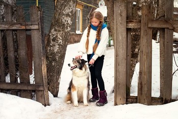 У забора / модель Юлиана Смирнова
причёска Галина Князева