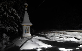 На трассе ночью / Одна из глухих районных дорог в Ивановской области.