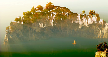 У той скалы... / где синяя прохлада