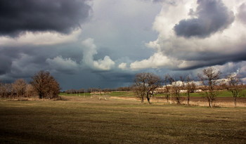 Март.Илёт холодный фронт... / Тучи.Холод,Моросящий дождь со снегом