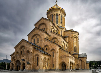 Незабываемая Грузия. / Цминда Самеба — главный кафедральный собор Грузинской православной церкви