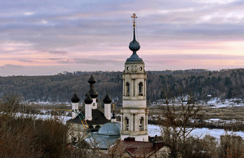 Дыхание весны / Калуга. Начало весны. Казанская церковь или церковь Спаса Преображения над Окой . Первое упоминание о ней в 1626 году. Каменная церковь здесь появилась в 1717 году .