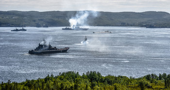 Морской бой. / Североморск. День ВМФ.