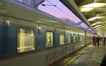 Железнодорожная пятница / Санкт-Петербург, платформа Московского вокзала.