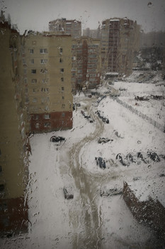 Весна в городе / А за окном то дождь, то снег...
Снято на телефон