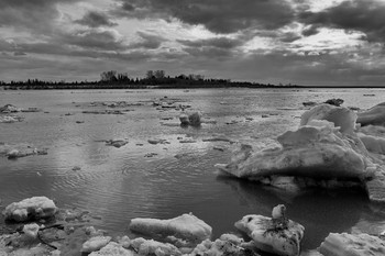 Весенняя река. / Томская область.
