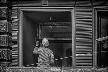 Мимикрия / Метаморфозы статики покоя
Усилили процессы мимикрии - 
Слияния с предметами, стеною
И даже с немотой от дизартрии…