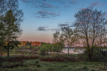 Холодное майское утро. / Конаково. Справа река Волга, слева Донховка.