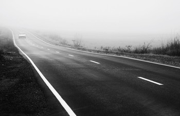 Утреннее шоссе ... / &quot;Тоскуя полосою длинной,
 В туманной утренней росе,
 Вверяет эху сон пустынный
 Осиротелое шоссе ...&quot;
 Ф.Глинка
