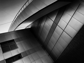 Геометрический вальс / кадр сделан на мобильный телефон