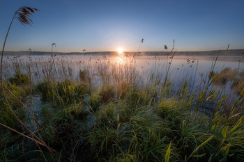 Солнце за озером / Рассвет на Торбеевском озере