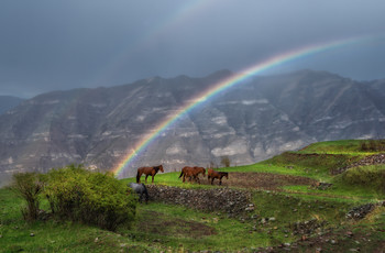 Высокогорье Дагестана. / Снимок сделан в окрестностях одного высокогорного села в Шамильском районе Дагестана.