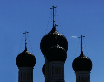 Черные купола / собор Воскресения Христова, город Тутаев, Ярославская область
http://wikimapia.org/#lang=ru&amp;lat=57.874311&amp;lon=39.525976&amp;z=17&amp;m=ys