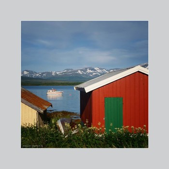 зелёная дверь. Норвегия / music: 10CC - I'm Not in Love
https://www.youtube.com/watch?v=GrKbzsR-mNU