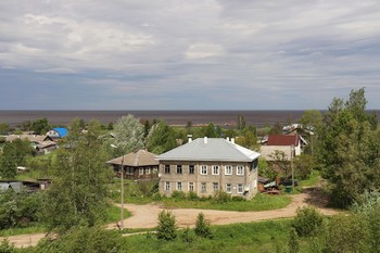 Очарование провинциального городка... / Белозерск, Вологодская область. Вид на город и Белое озеро с земляного вала городища.