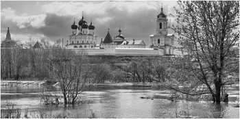 ВЕСЕННИЙ МОТИВ / город Серпухов Высоцкий монастырь