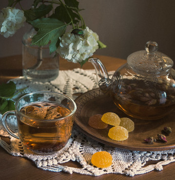 Цветочный чай / Натюрморт с жуком