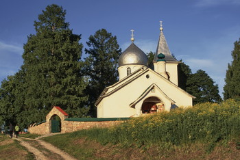 Местами В.Д Поленова / Церковь Святой Троицы в селе Бёхово