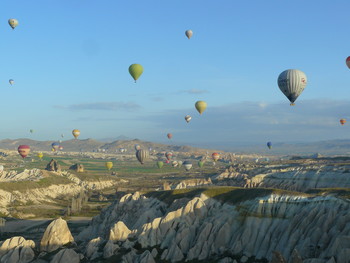 Полеты наяву / Турция, Каппадокия, прездник для туристов - полеты на воздушных шарах рано-рано утром