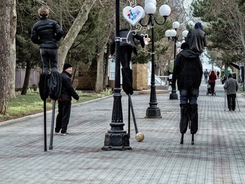 Евпатория: мартовский футбол / Город Евпатория, март 2019 года от Р. Х.