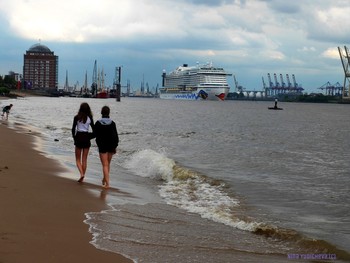 Hamburg / Альбом &quot;Лайнеры, парусники, пароходы&quot; : http://fotokto.ru/id156888/photo?album=62974 
Альбом «Мой Гамбург»: http://fotokto.ru/id156888/photo?album=62940