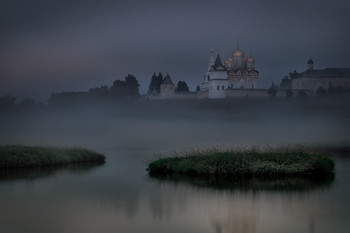 Туманный рассвет у монастыря / Можайск