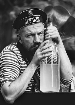 Дерзкiй… / В глазах туман, на сердце муть,
Тоска в душе...
… Пора хлебнуть ☝️
Персонажи Московского Фестиваля ВРЕМЕНА И ЭПОХИ - 2019