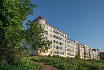 "Дом на набережной". / Конаково. Новый дом на ул. 1-я Набережная.