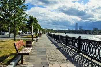 Новодевичья набережная / ***