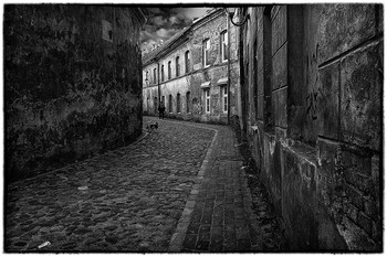 Старый Вильнюс / Люблю бродить по улочкам старинным, 
Хранящим тайны Вильны всех веков.