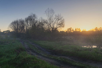 Вставало солнце у деревни / Сюжеты мая.