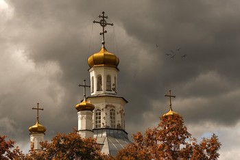 Золотые купола / Свято-Никольская церковь