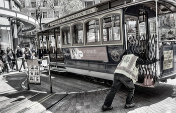 Трамваи разворачиваем / Сан-Франциско, канатный транспорт, поворотный круг