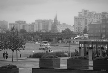 Город и люди / из серии &quot;Пешком по Москве&quot;
