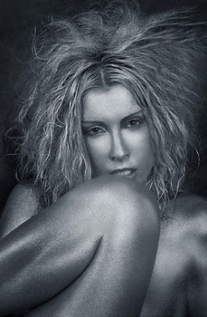 Брутально-серебристый портрет / Вне-портретная модельная фотосессия