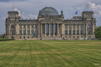 Бундестаг=Рейхстаг / фотография из серии &quot;Небо над Берлином&quot;