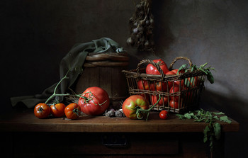 Помидоры / натюрморт с овощами