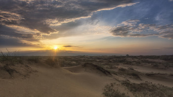 Закат в Олешках / Национальный природный парк &quot;Олешковские пески&quot; (Украина)