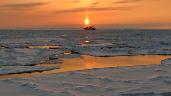 весенний закат 2 / в Охотском море, весна