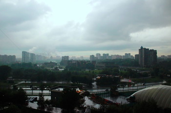 Ливень над городом / Московская погода : Небеса прохудились