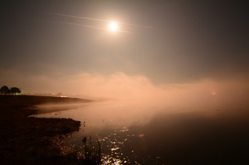 &nbsp; / Лунная ночь над прудом поселка Тирлянский Белорецкого района.