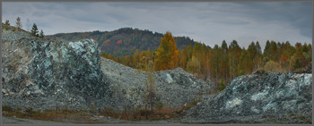 Уральская осень / Крошечный полузаброшенный карьер по добыче серпентинита (если не ошибаюсь) в Уральских горах