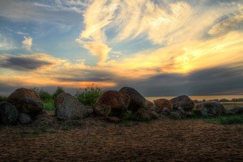 Гранитный берег / Спиральное небо