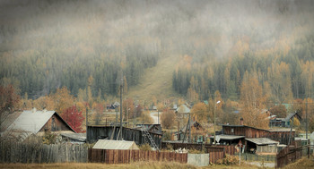 Осень в посёлке / Северный Урал