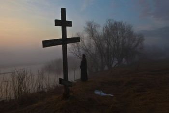 Утро туманное,утро седое.. / Монахиня на берегу реки